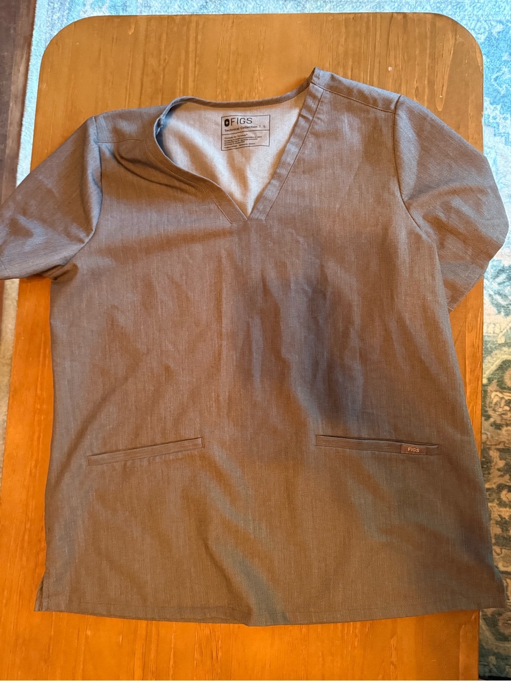 FIGS 2 pocket V-Neck Scrub Top in Gray